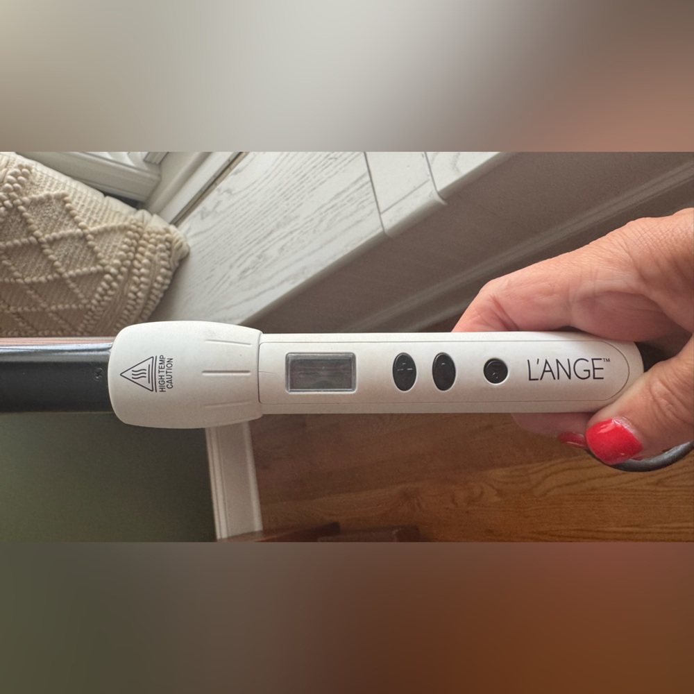 White Hair Styling Tool